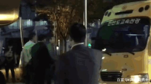 地下城私服第一神豪奶爸诞生，光垫子就花390万，装备最高增幅17300
